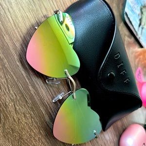 DIFF Eyewear Remy Rainbow Heart-shaped Sunglasses (Case included)
